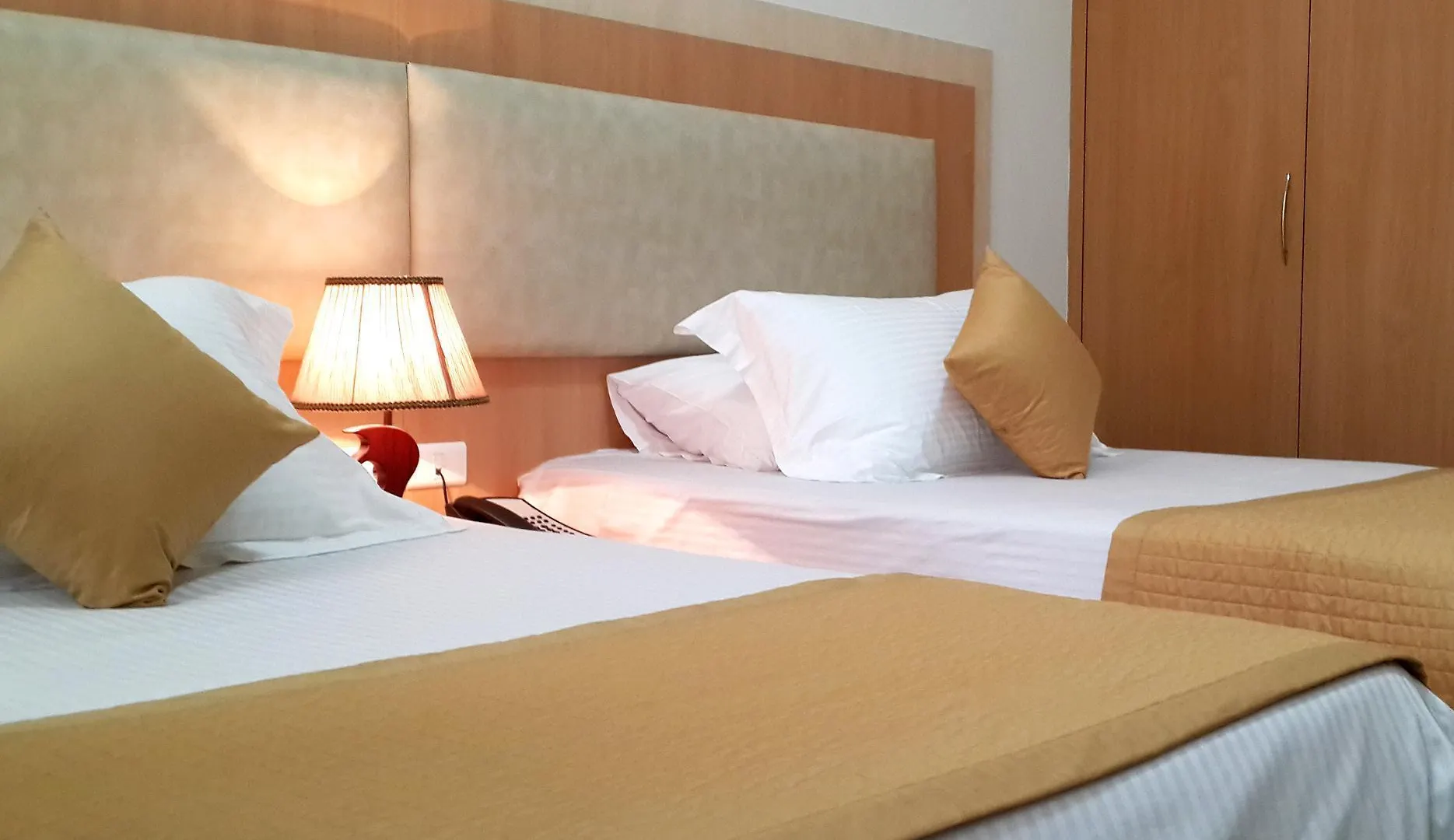 Liqaa Hotel Бейрут